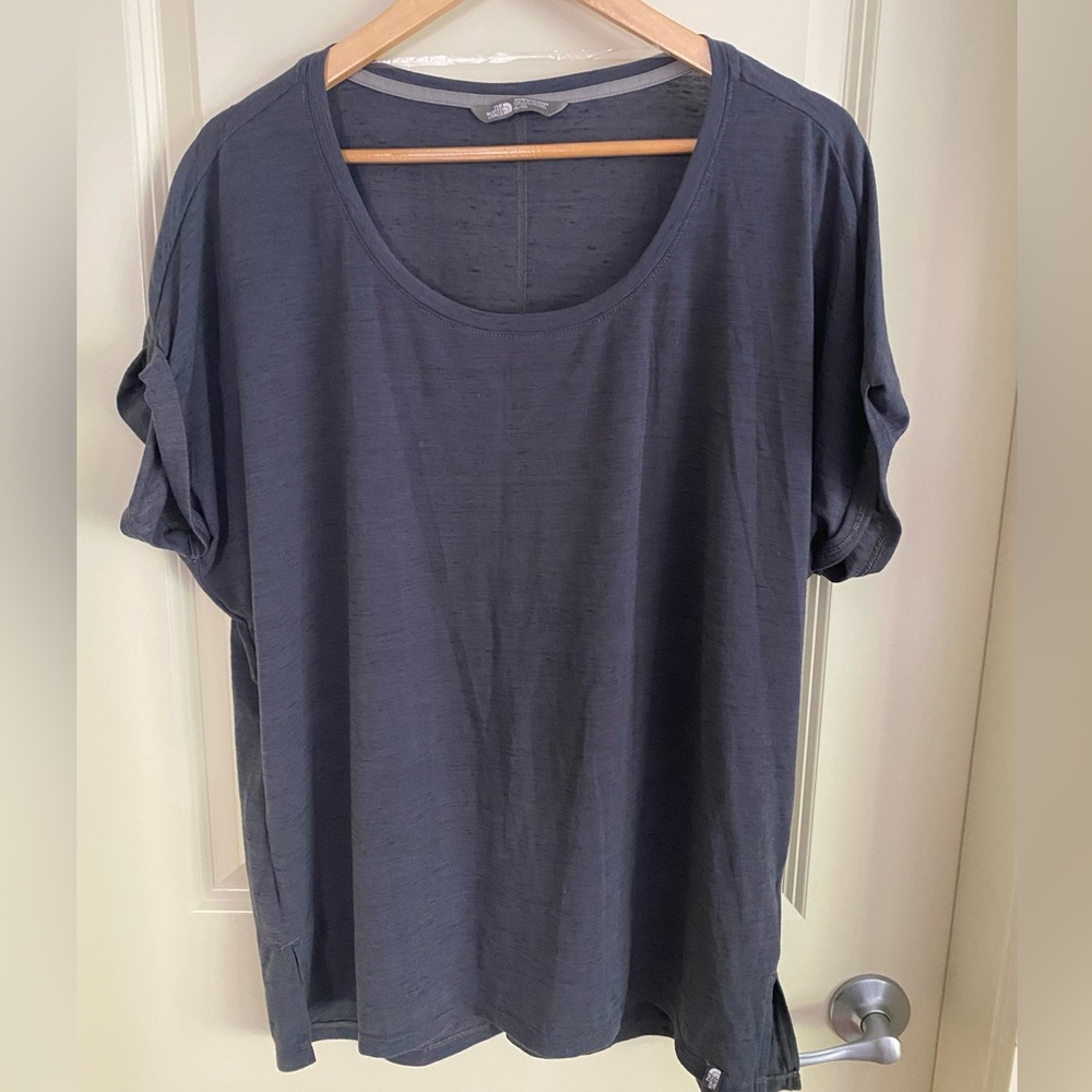 XL The North Face Dark Grey Dolman Sleeve Tee.